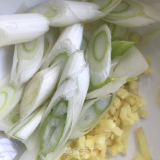 土锅白菜炖豆腐的做法步骤：2