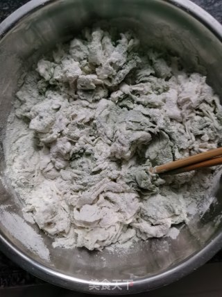 自制饺子皮的做法步骤：1
