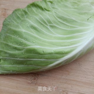 彩萝卜烤肠手抓饼的做法步骤：1