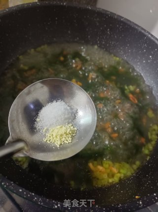 裙带菜鸡蛋汤的做法步骤：6
