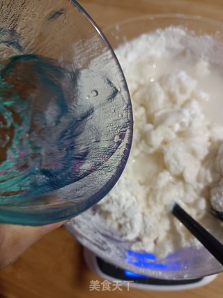 葱花千层饼的做法步骤：3