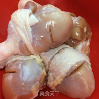 茶树菇板栗烧鸡腿的做法步骤：1