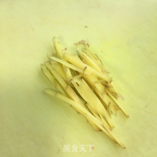 茶树菇板栗烧鸡腿的做法步骤：3