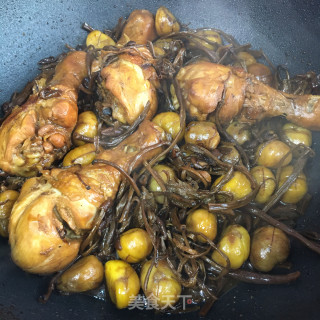 茶树菇板栗烧鸡腿的做法步骤：11