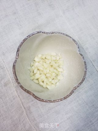 鸡汁蚝油圆生菜的做法步骤：2