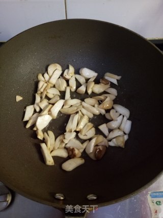 杏鲍菇豆腐汤的做法步骤：3