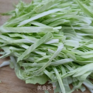 蒜蓉肠拌卷心菜的做法步骤：3