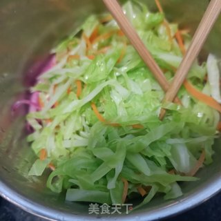 蒜蓉肠拌卷心菜的做法步骤：10