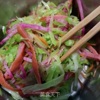 蒜蓉肠拌卷心菜的做法步骤：11