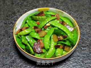 腊肉炒荷兰豆的做法步骤：7