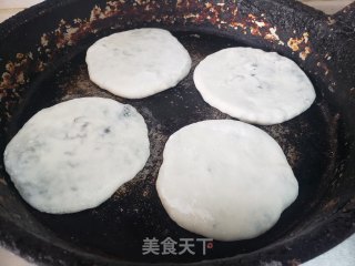 青菜虾皮木耳馅饼的做法步骤：10