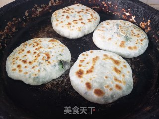 青菜虾皮木耳馅饼的做法步骤：11