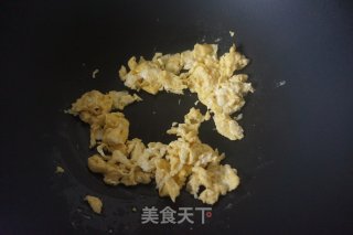 藤椒莴笋炒蛋的做法步骤：5