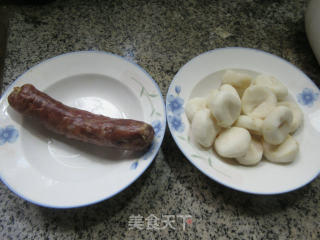 腊肠炒荸荠的做法步骤：1