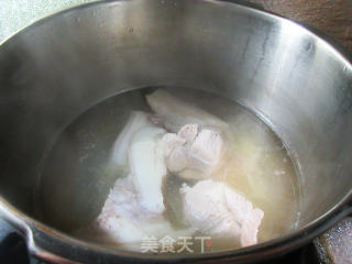 蘑菇青菜笃猪肉的做法步骤：6