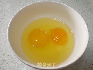 青菜炒鸡蛋的做法步骤：2