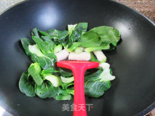 包心鱼卷青菜玉米面条的做法步骤：3