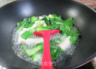包心鱼卷青菜玉米面条的做法步骤：4
