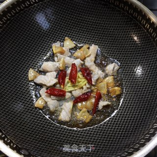 肉片炒菱角的做法步骤：2