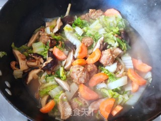 肉丸子炖白菜的做法步骤：10