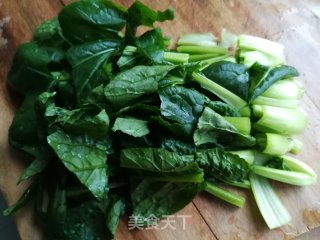 青菜豆腐肉片汤的做法步骤：3