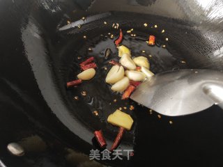 想偷懒，就一锅酸菜海鲜锅足也的做法步骤：5