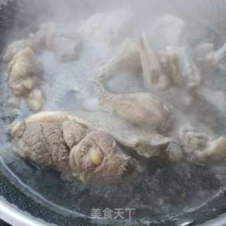 水萝卜羊排汤的做法步骤：4