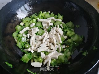 芥菜炒豆腐的做法步骤：4