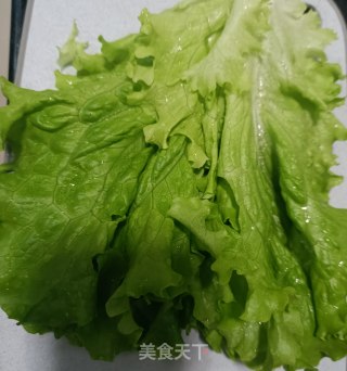 生菜烤肠沙拉的做法步骤：2