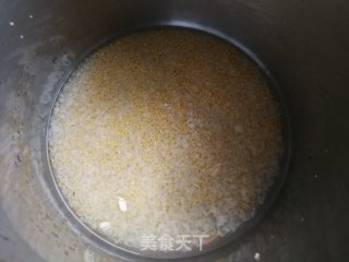 莲子红豆二米粥的做法步骤：2