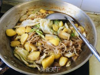红烧肉白菜炖粉条的做法步骤：10
