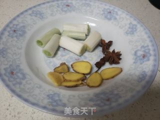 花生猪蹄煲的做法步骤：4