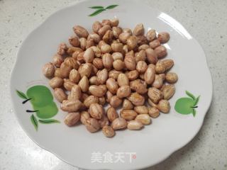 花生猪蹄煲的做法步骤：3