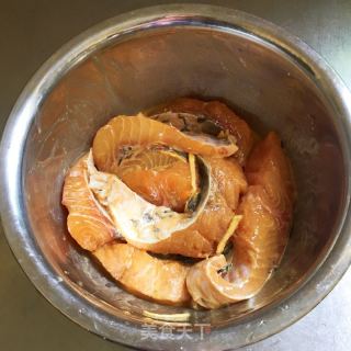 香酥鱼块的做法步骤：2