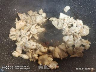 木耳炒鸡胸肉的做法步骤：4