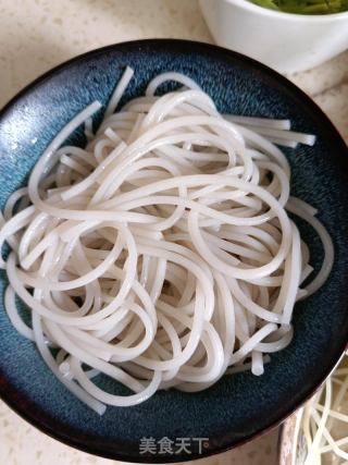 酸辣粉的做法步骤：1