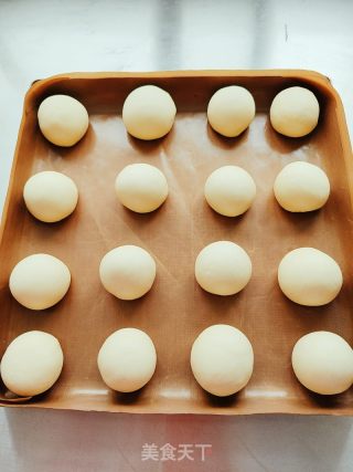 椰蓉酱小餐包的做法步骤：7