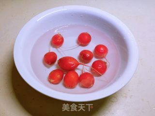 酸汤樱桃萝卜的做法步骤：2