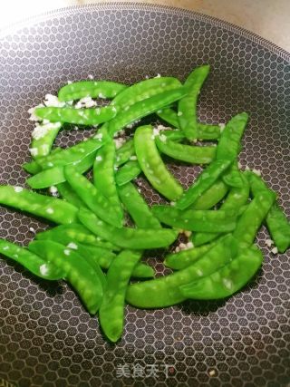 蒜蓉荷兰豆的做法步骤：6