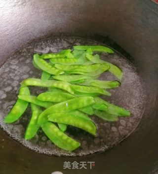 蒜蓉荷兰豆的做法步骤：2