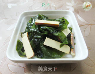 鸡蛋干拌裙带菜的做法