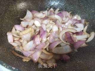 洋葱炒鸡蛋的做法步骤：4