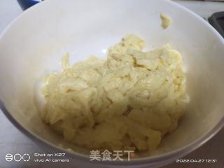 洋葱炒鸡蛋的做法步骤：2