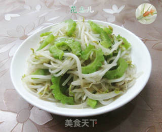 苦瓜炒绿豆芽的做法
