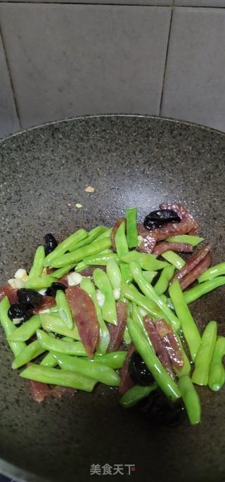 腊肠炒四季豆木耳的做法步骤：14