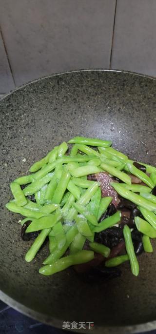 腊肠炒四季豆木耳的做法步骤：13