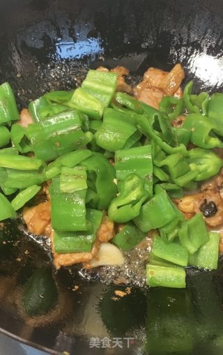 辣椒炒肉的做法步骤：7