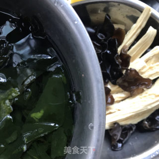 虾仁肥牛香辣锅的做法步骤：3