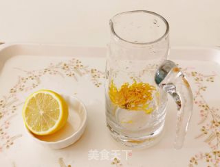 莓汁柠檬金丝皇菊茶的做法步骤：2