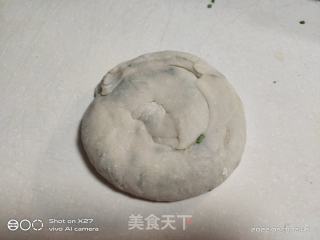 葱油饼的做法步骤：7